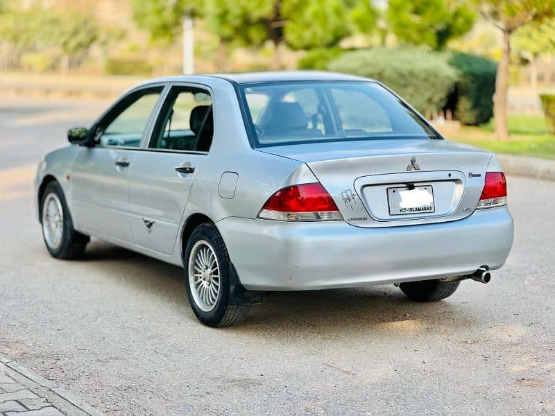 Mitsubishi Lancer 2005 4