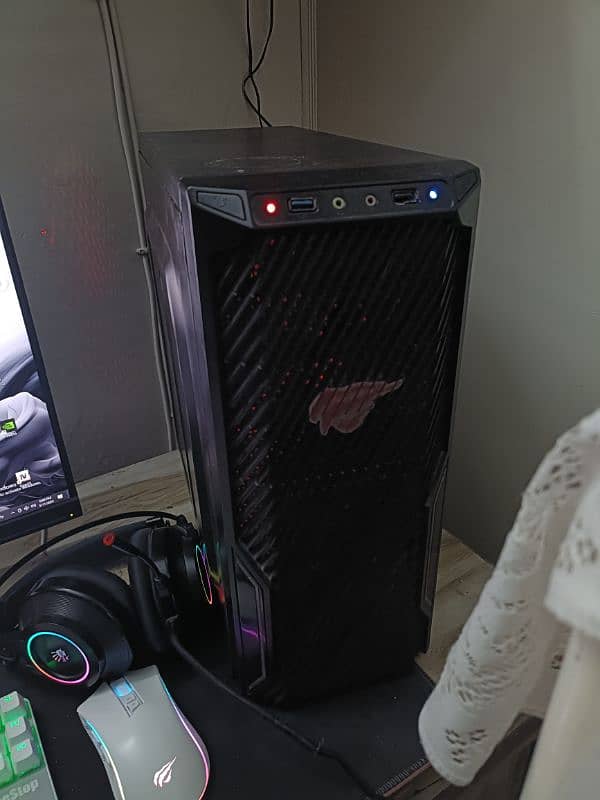 Gaming PC for sale in excellent condition 2