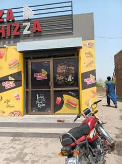 Pizza Oven or Baki Mukamal Saman Pizza Shop Ka Available