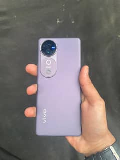 vivo v40 12/256 10/10 with complete box