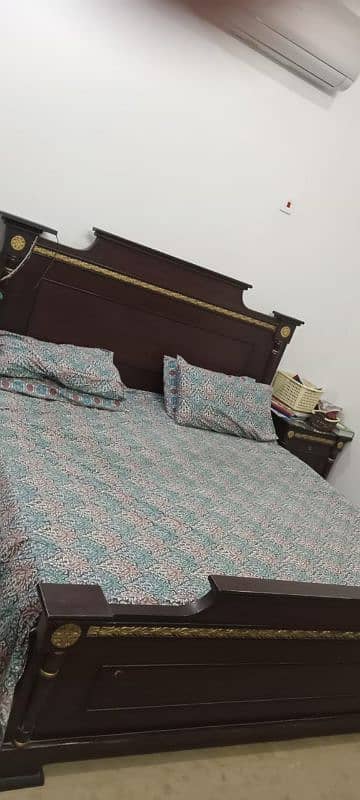 Double Bed with side tables and matress 0