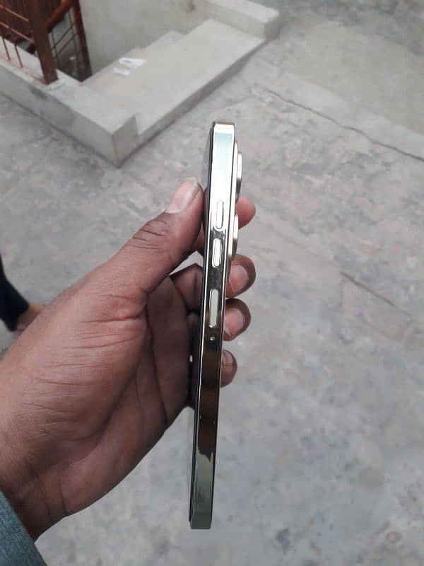 infinix hot 40pro. 8gb 256gb. only mobile 4