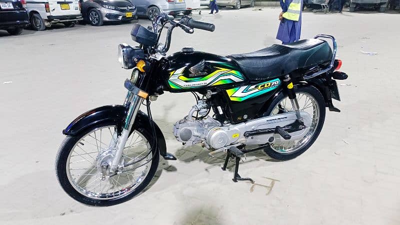 Honda CD-70 Euro2 2023 model Karachi num 1st owner Genuine condition 0