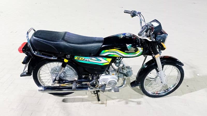 Honda CD-70 Euro2 2023 model Karachi num 1st owner Genuine condition 9