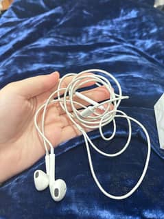 APPLE ORIGINAL LIGHTNING EAR PODS