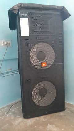 I'm selling JBL Sp4 Model SRX 725