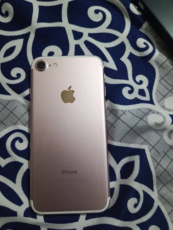 iphone 7 10/10 condition 4