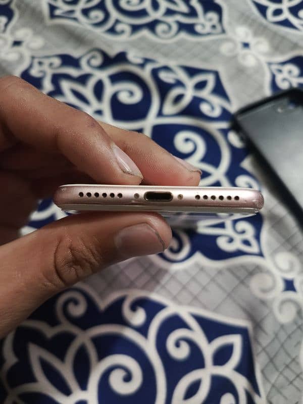 iphone 7 10/10 condition 5