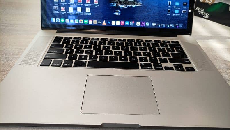 MacBook pro 2015 16" 16gbram  512ssd 4gb graphic card 5