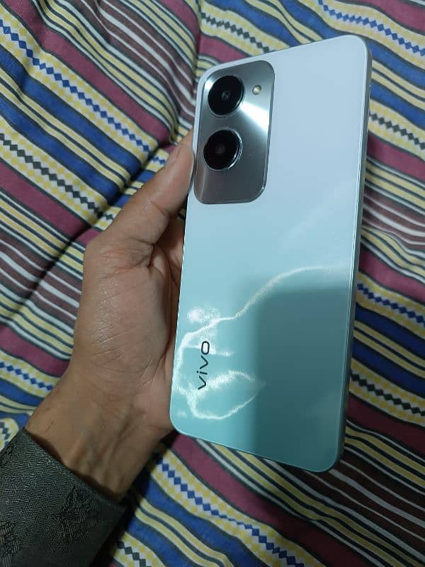 Vivo Y18s 4+4 / 128 gb total genuine 1 month use only 8