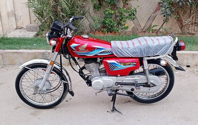 Honda CG 125 2024 first owner khi num 03278228900 3