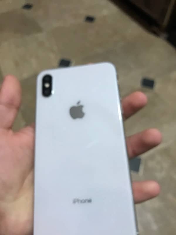 iPhone XS Max 6