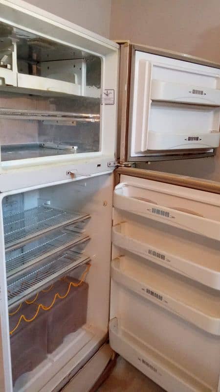 Dawlance family fridge for sale 5