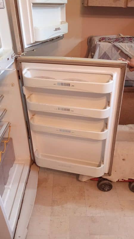 Dawlance family fridge for sale 6