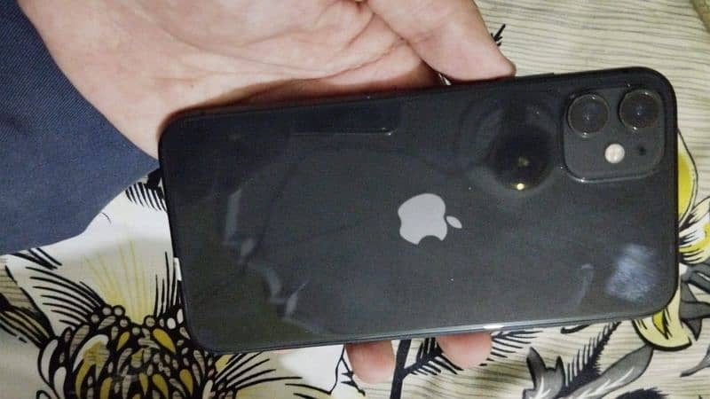 iphone 11 ( non-PTA) 10/10 condition 3