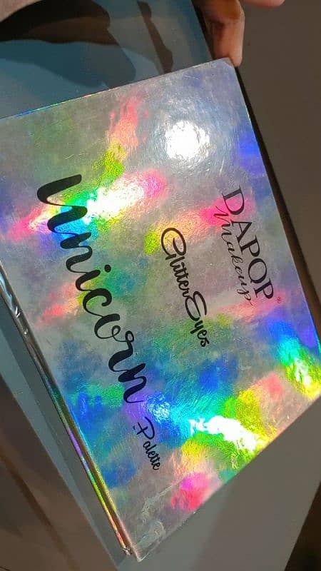 unicorn glitter/highlighter palette 1