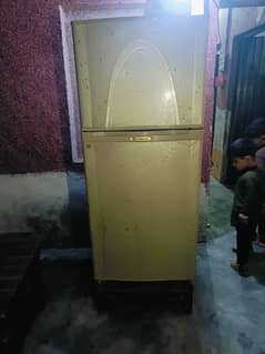 Dawalance fridge Medium size