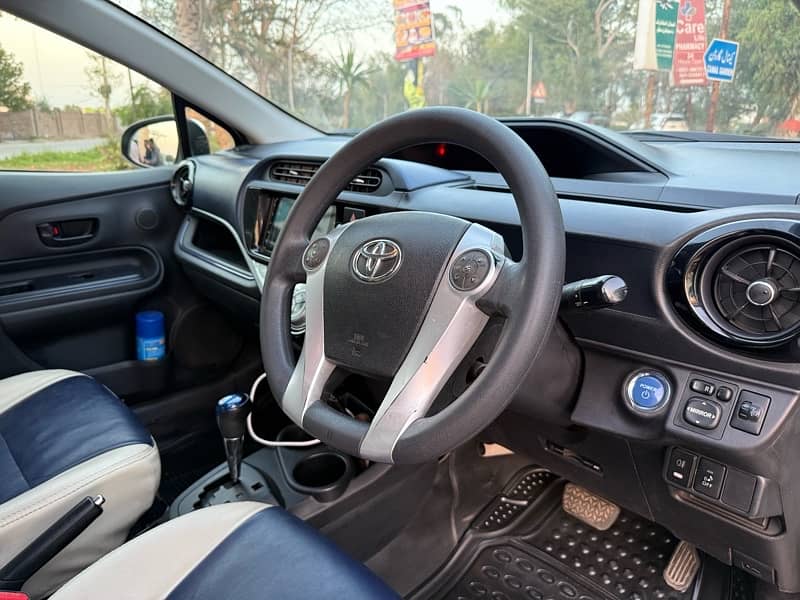 Toyota Aqua 2015 3