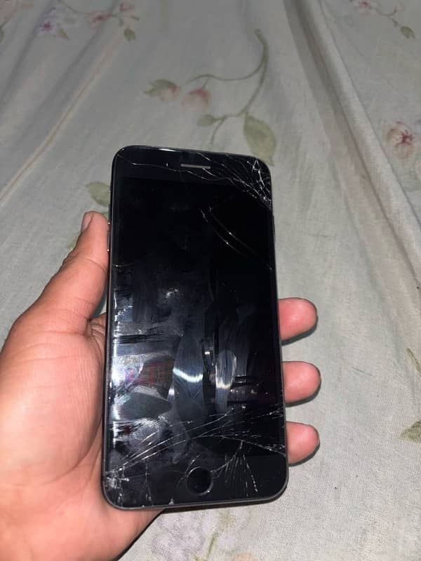 check iPhone 8plus battery 82  but iPhone only finger good 0