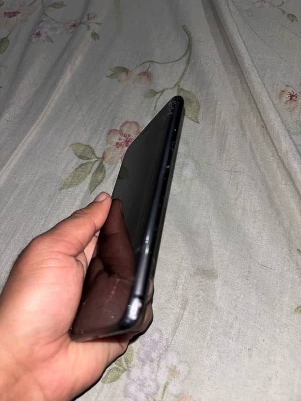 check iPhone 8plus battery 82  but iPhone only finger good 3