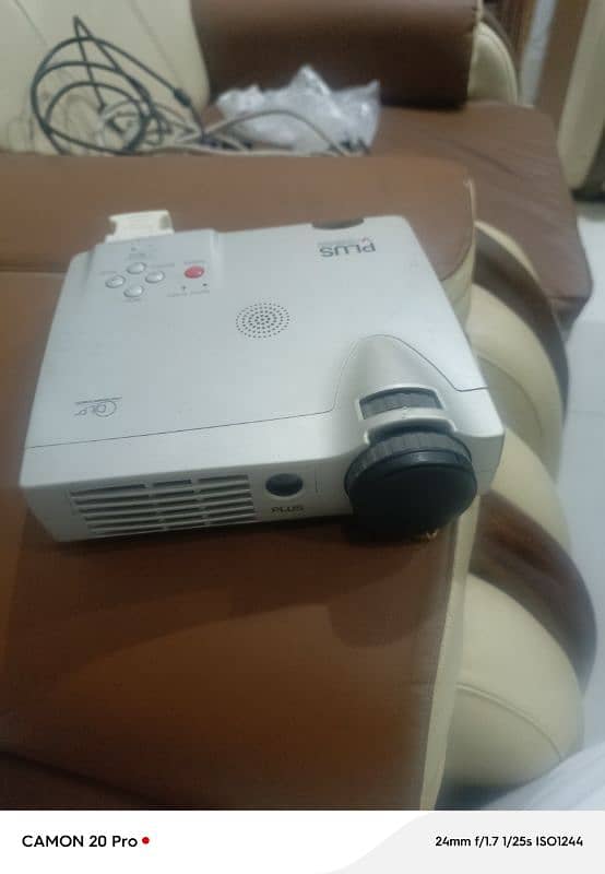 multimedia projector 0