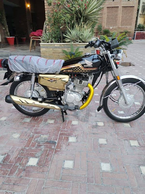 Honda 125 special edition gold 23/24 1