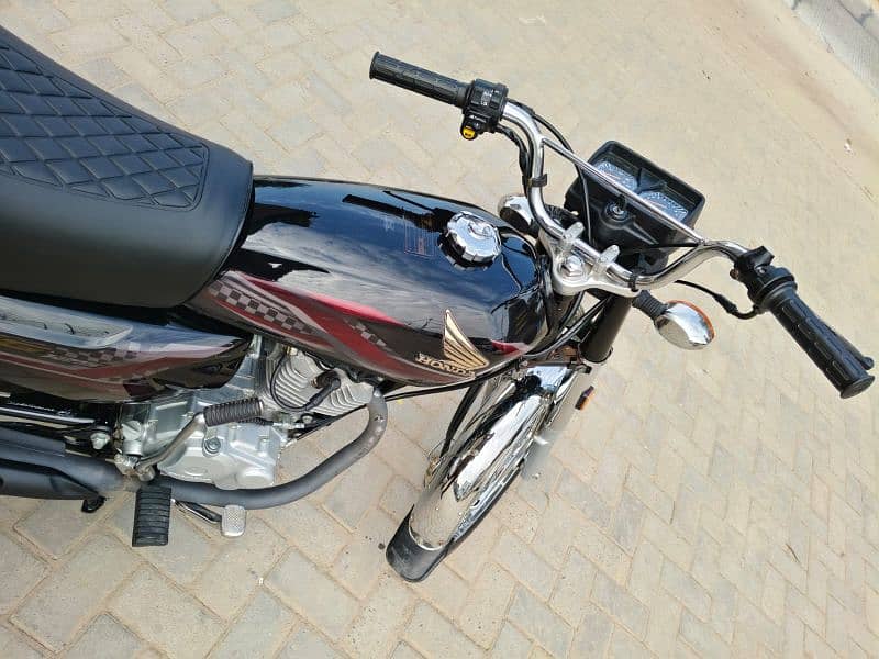 Honda 125 2024         Honda 125 2024 Black 1