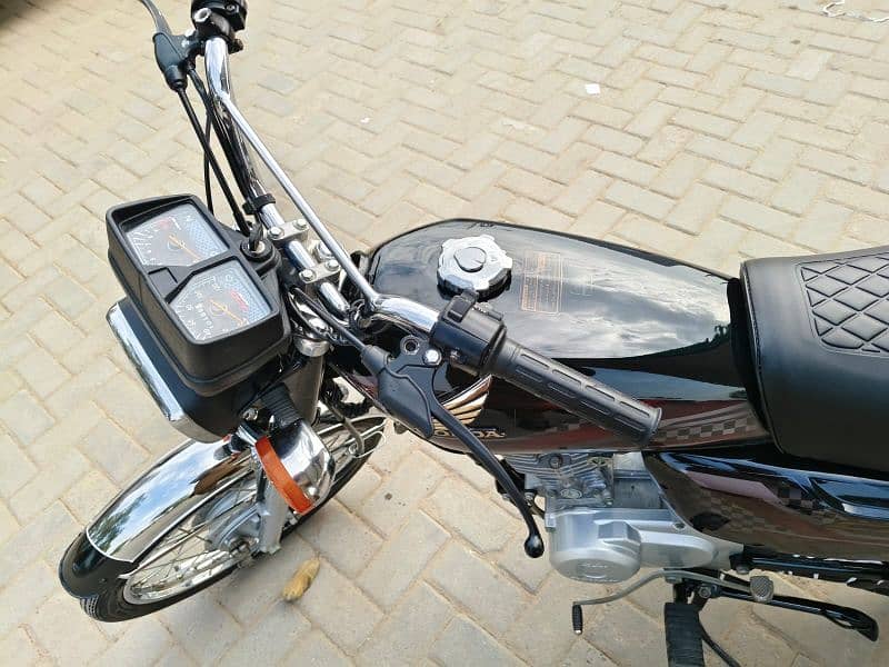 Honda 125 2024         Honda 125 2024 Black 4