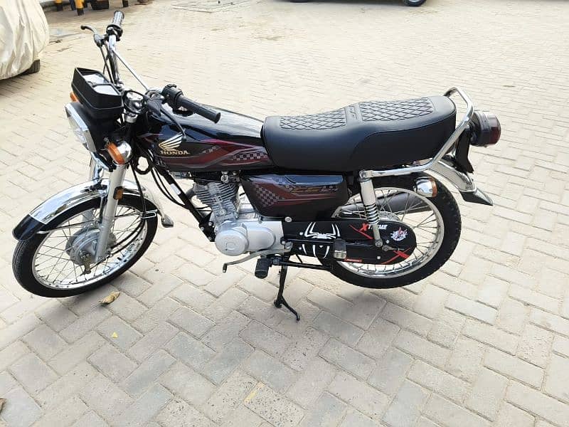 Honda 125 2024         Honda 125 2024 Black 8