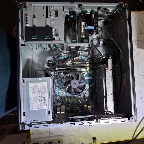 HP Z230 Workstation 3