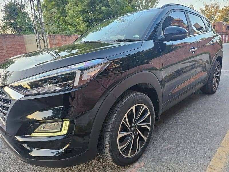 Hyundai Tucson AWD 2023 Golden Number "804" 3