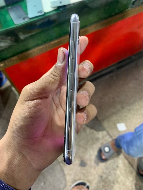 Iphone X 64 GB Non PTA 5