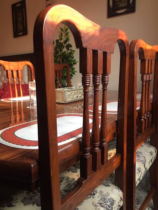 WOOD DINING TABLE FOR SALE 1