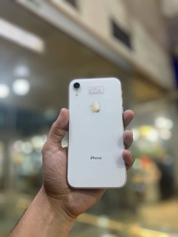 iphone XR 64 GB PTA Approved 3