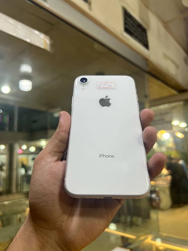 iphone XR 64 GB PTA Approved 6