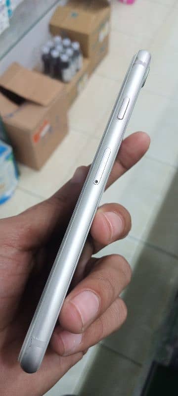 iPhone 8 non PTA 64 gb 10/10 condition 5