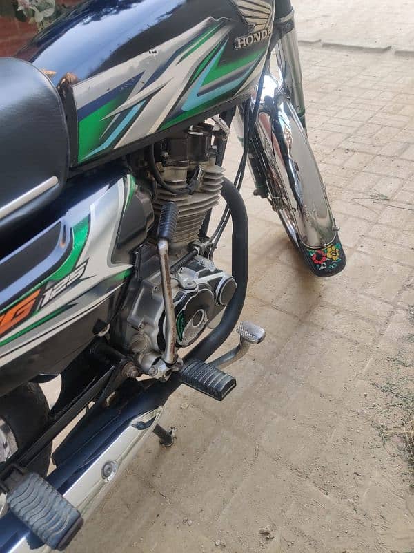 Honda CG 125 2023 karachi 03122132753 3