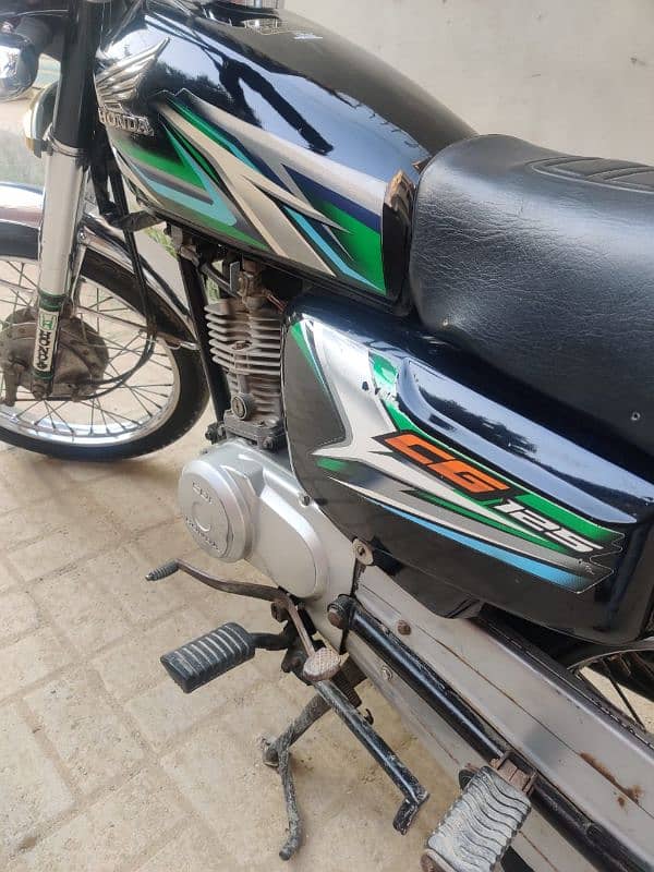 Honda CG 125 2023 karachi 03122132753 5