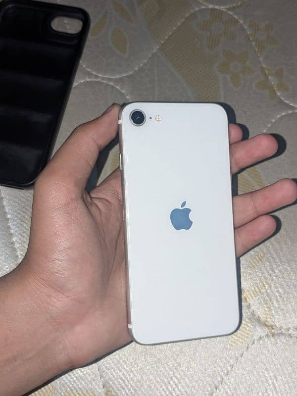 iPhone se 2020 jv 0