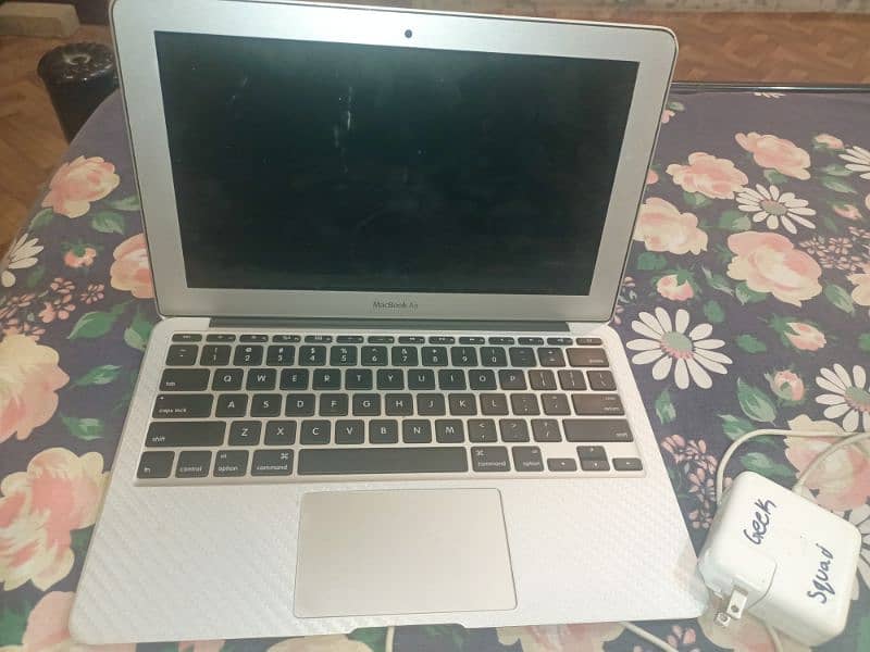 MacBook i5 core 1