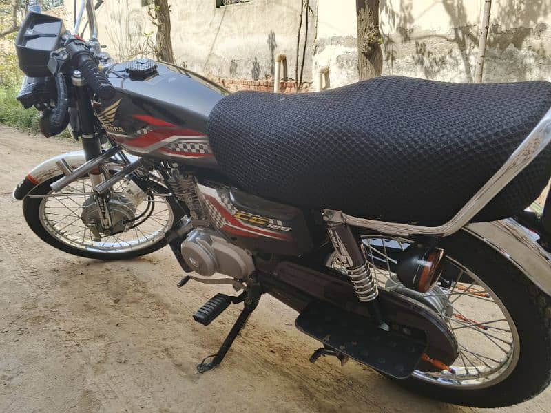 Honda CG 125 Black 1