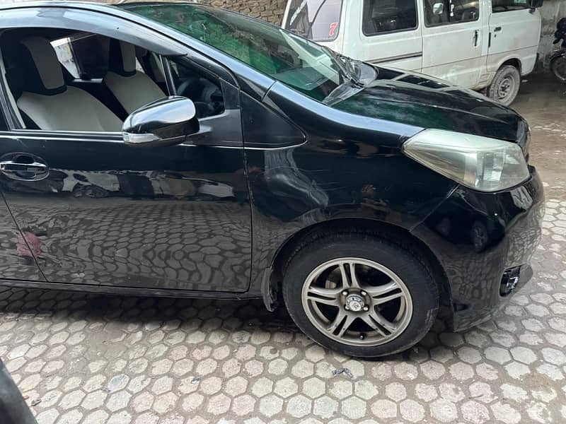 Toyota Vitz 2013 2