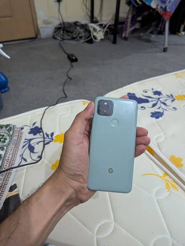 Googl Pixel 5 Available for Sale (9/10 condition) 5