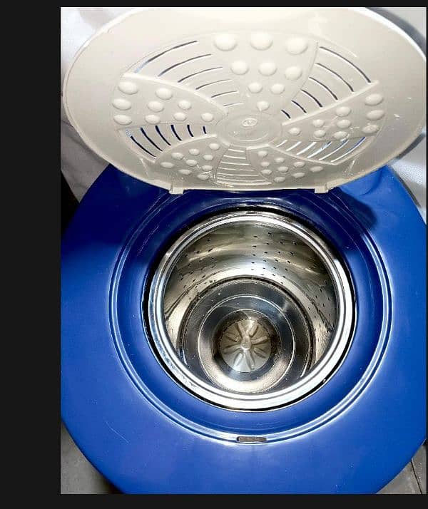 brand new spinner dryer. DHA. no calls pls 3