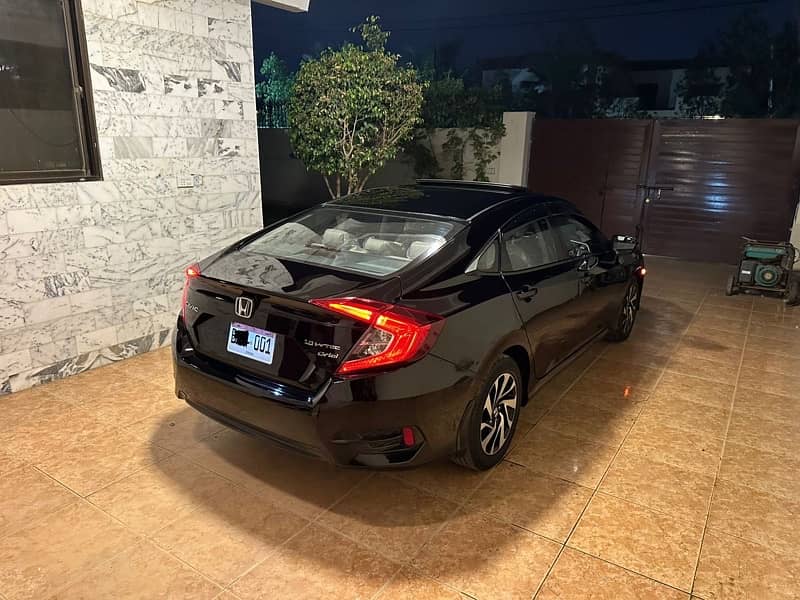 Honda Civic Oriel 2017 10