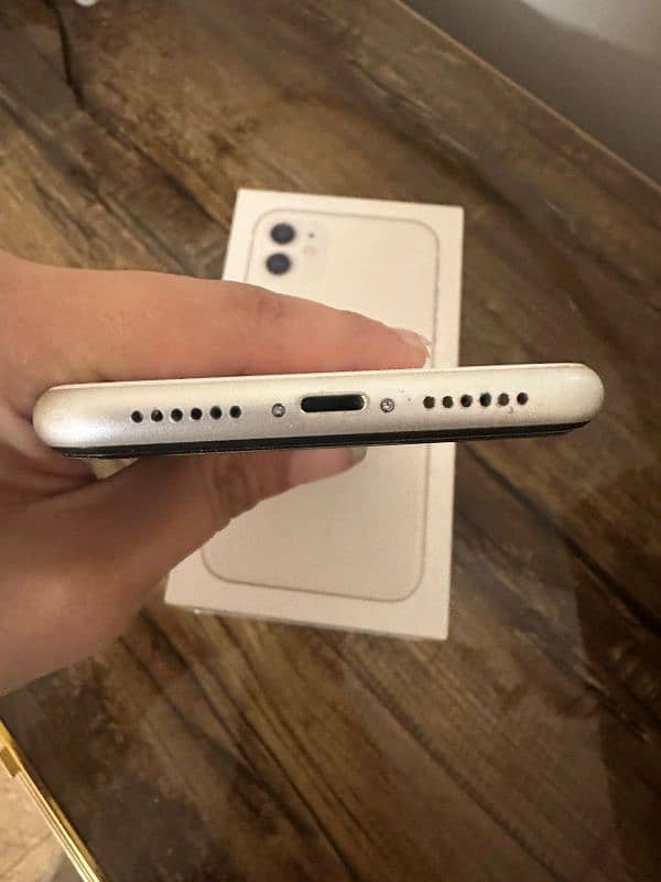 iphone 11 64GB PTA approved 5