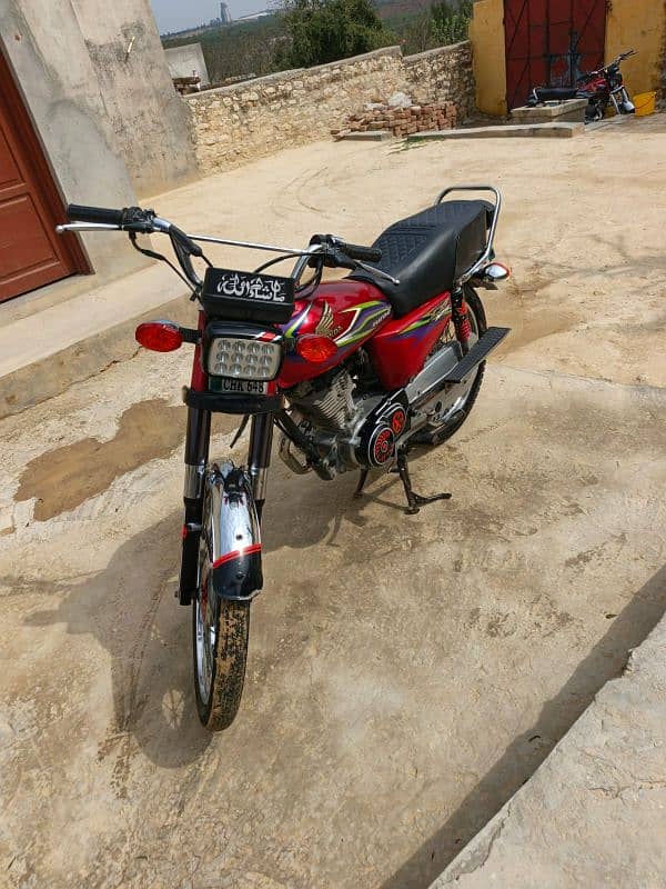 Honda 125 VIP condition 17 model Chakwal number m h 1