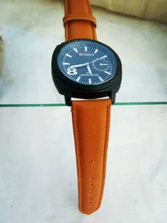 curren brand ki watch ha