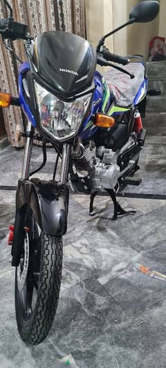 Honda CB125 F Brand New