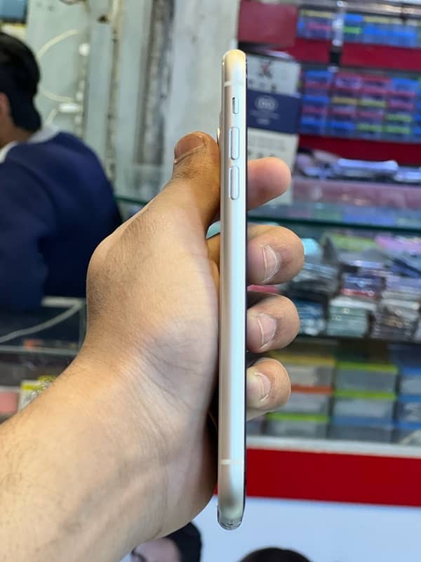 Urgent sale Iphone 11 64 gb Non pta jv Confition 10/9.9 2